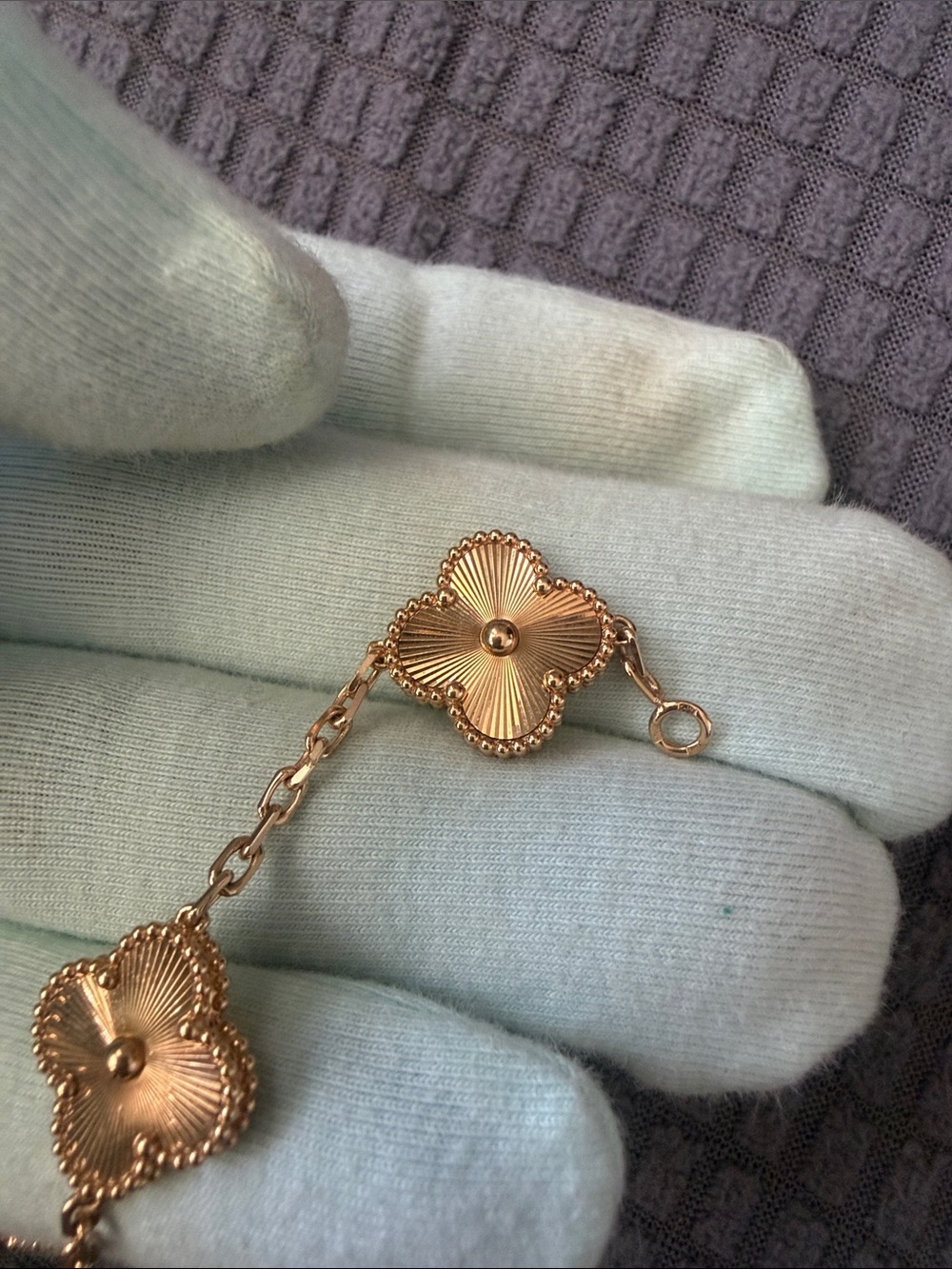 18K Gold Four-Leaf Clover Link Bracelet - Women's Jewelry - Picture 4 of 7